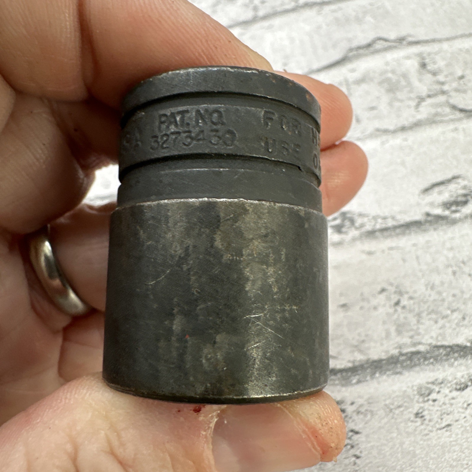 Snap-on Tools 1/2″ Drive 7/8″ 12pt Black Industrial Finish Socket GSW281