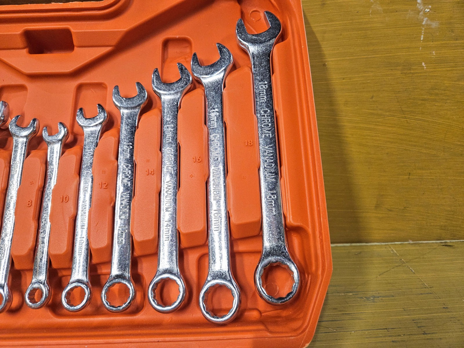 Mechanics tool kit. Socket Set, 1/2″ & 1/4″ Drive, Wrench Set Metric.