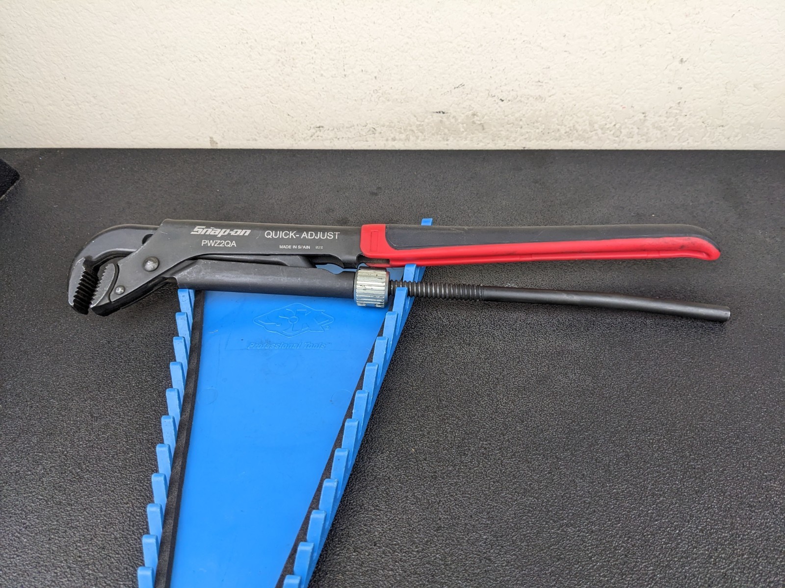 #bo853 Snap-on Tools Red 17″ Soft Grip Quick Adjust Pliers Wrench PWZ2QA
