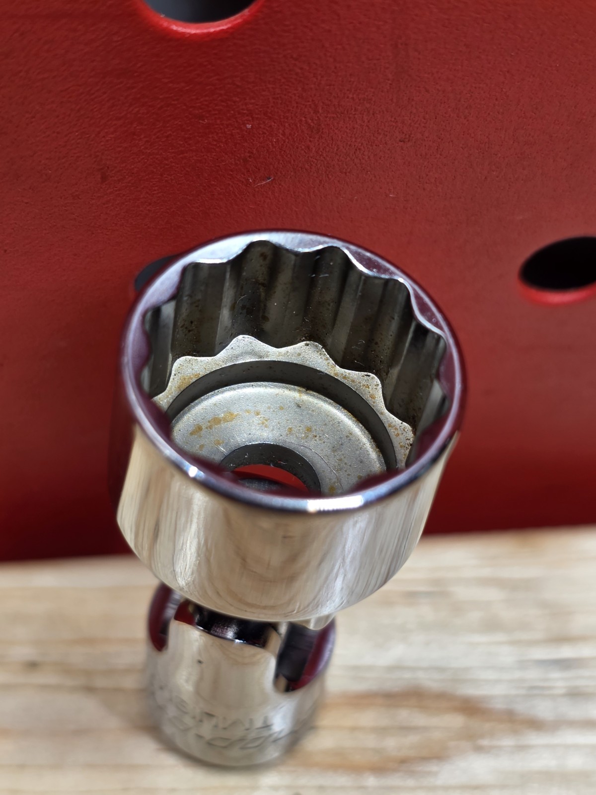 Snap-on Tools TMU181A 9/16″ SAE 1/4″ Drive 12-Point Universal Socket See Details
