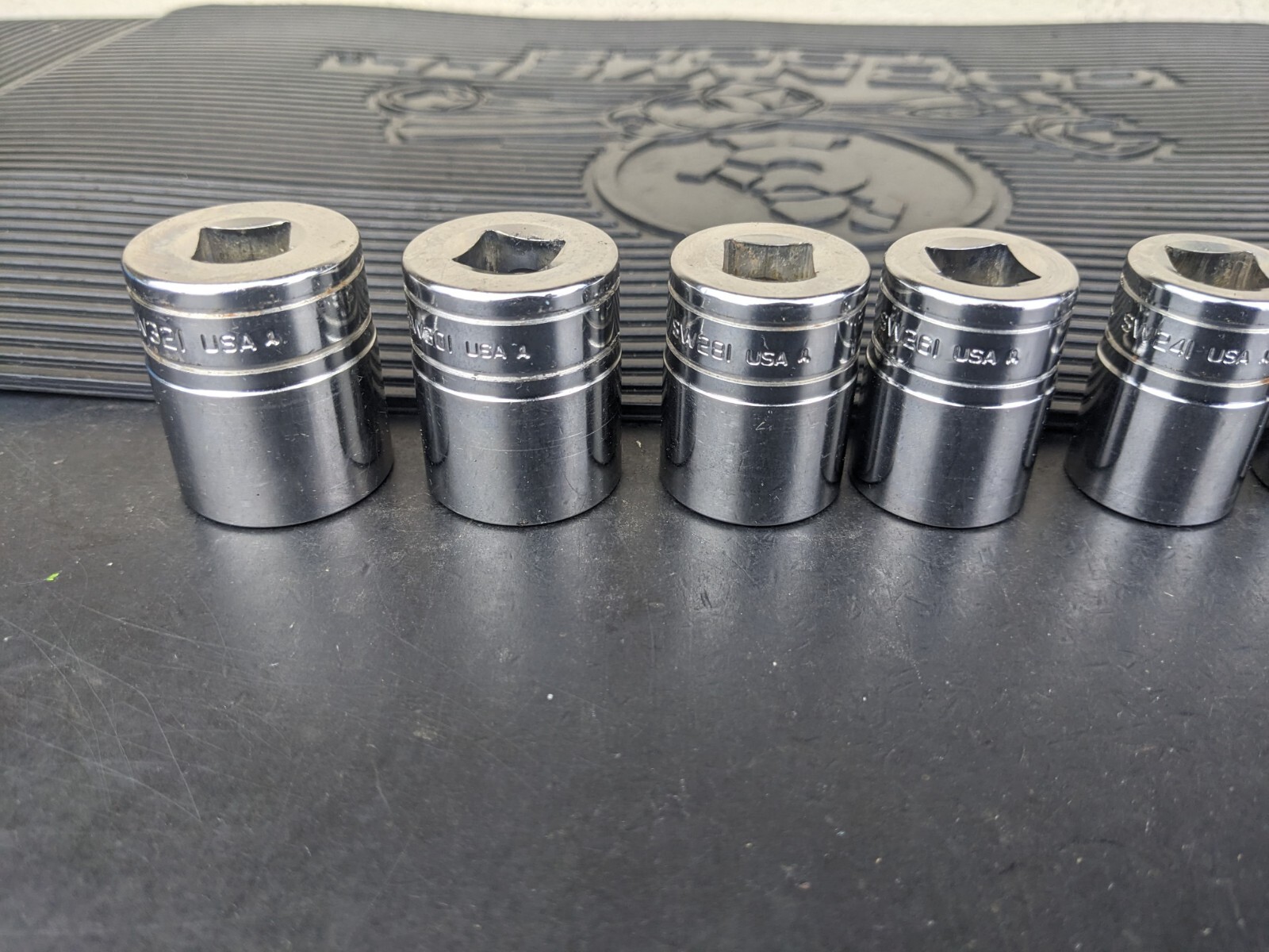 #av826 Snap-On Set 1/2″ Drive Socket Set 9/16″ to 1” SAE SW Series 12 Point