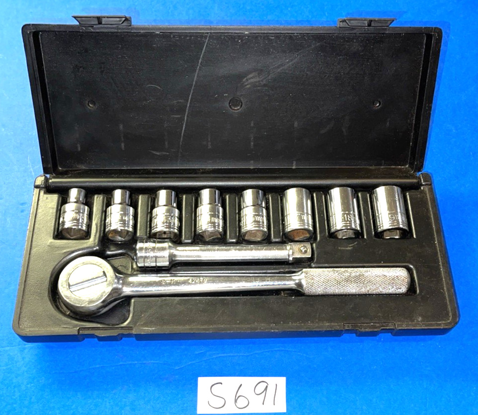 S-K TOOLS 10 PIECE 1/2 DRIVE RATCHET & EXTENSION & METRIC SHORT SOCKETS