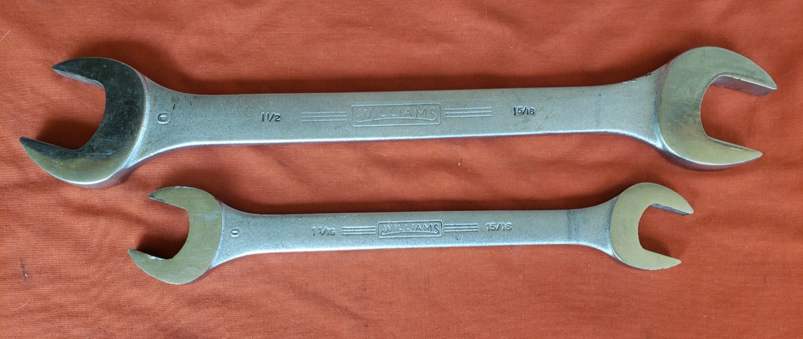 2 LARGE WILLIAMS «SUPERRENCH»S 1-1/2 x 1-5/16 +1-1/16 x15/16 COMBINATION WRENCHS