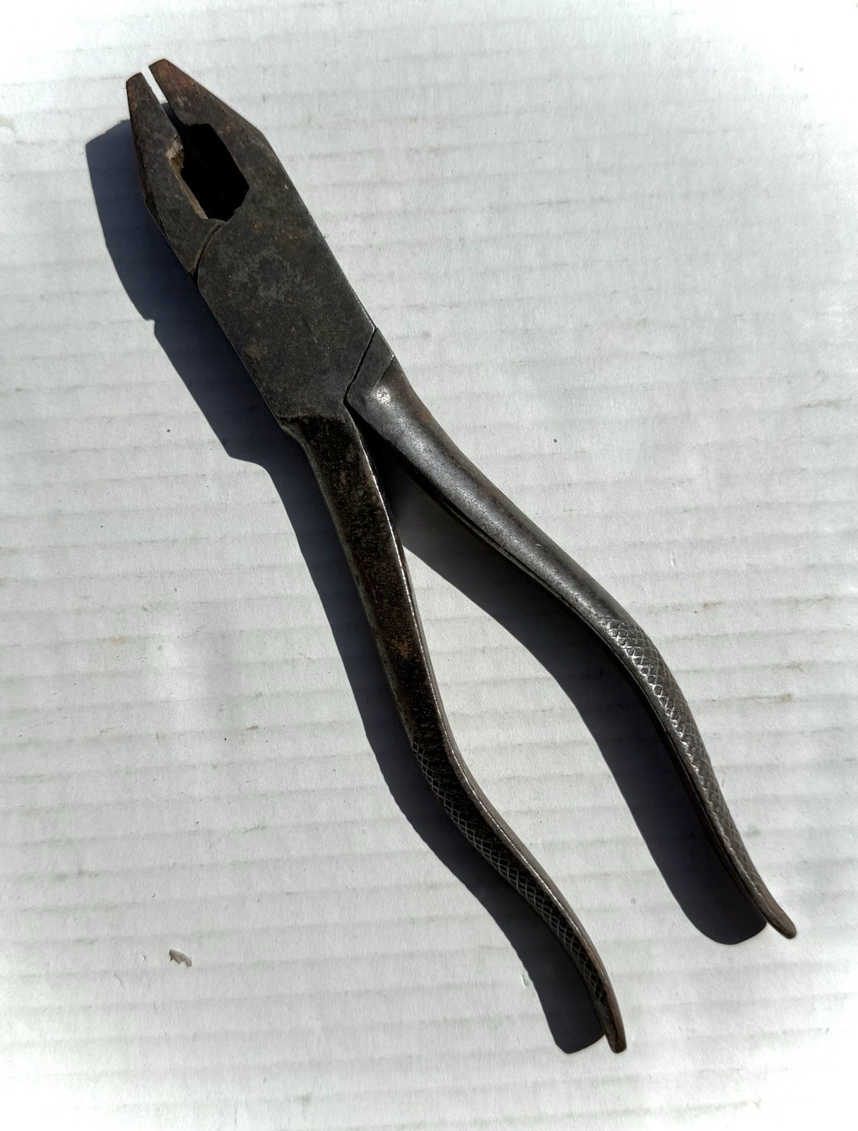 Vintage 8-1/2” Linesman Pliers Tool Very Sturdy Well Crafted Made In USA