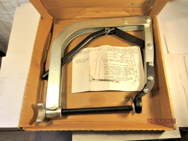 NEW GENUINE Lisle 44300 – Valve Spring Compressor
