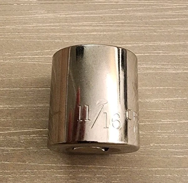 Craftsman USA 11/16″ Socket 12 Point 3/8″ Drive Inverted G 44336