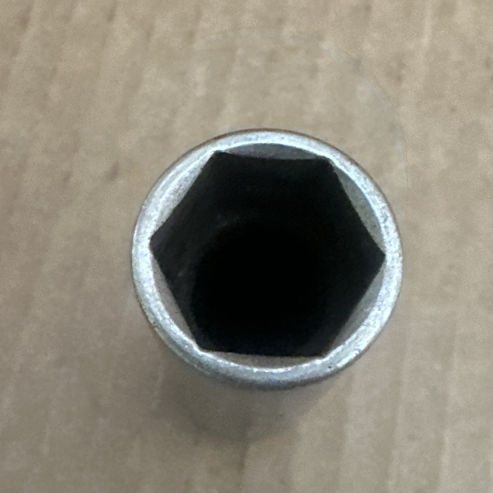 Mac Tools USA 3/8″ Drive SAE Size 11/16″ Deep 6 Point Socket XD226