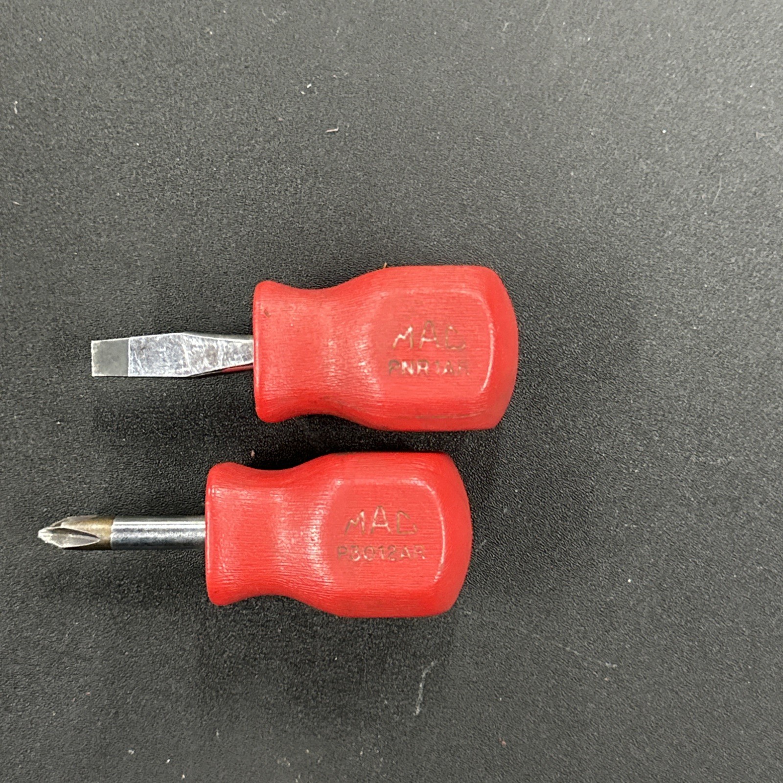 Mac Tools #2 Phillips Flat Head Midget Screwdrivers Red Hard Handle Lot Of 2