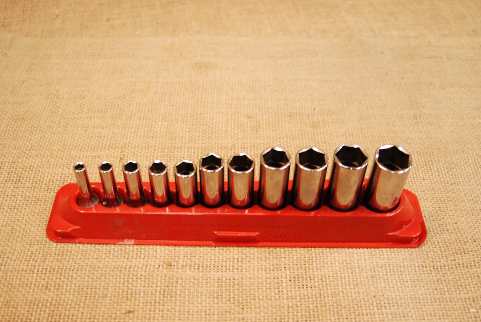 Snap-On PAKTY237 11pc Deep Well Socket Set W/ Mag Tray 1/4 – 7/8 – 3/8 drive