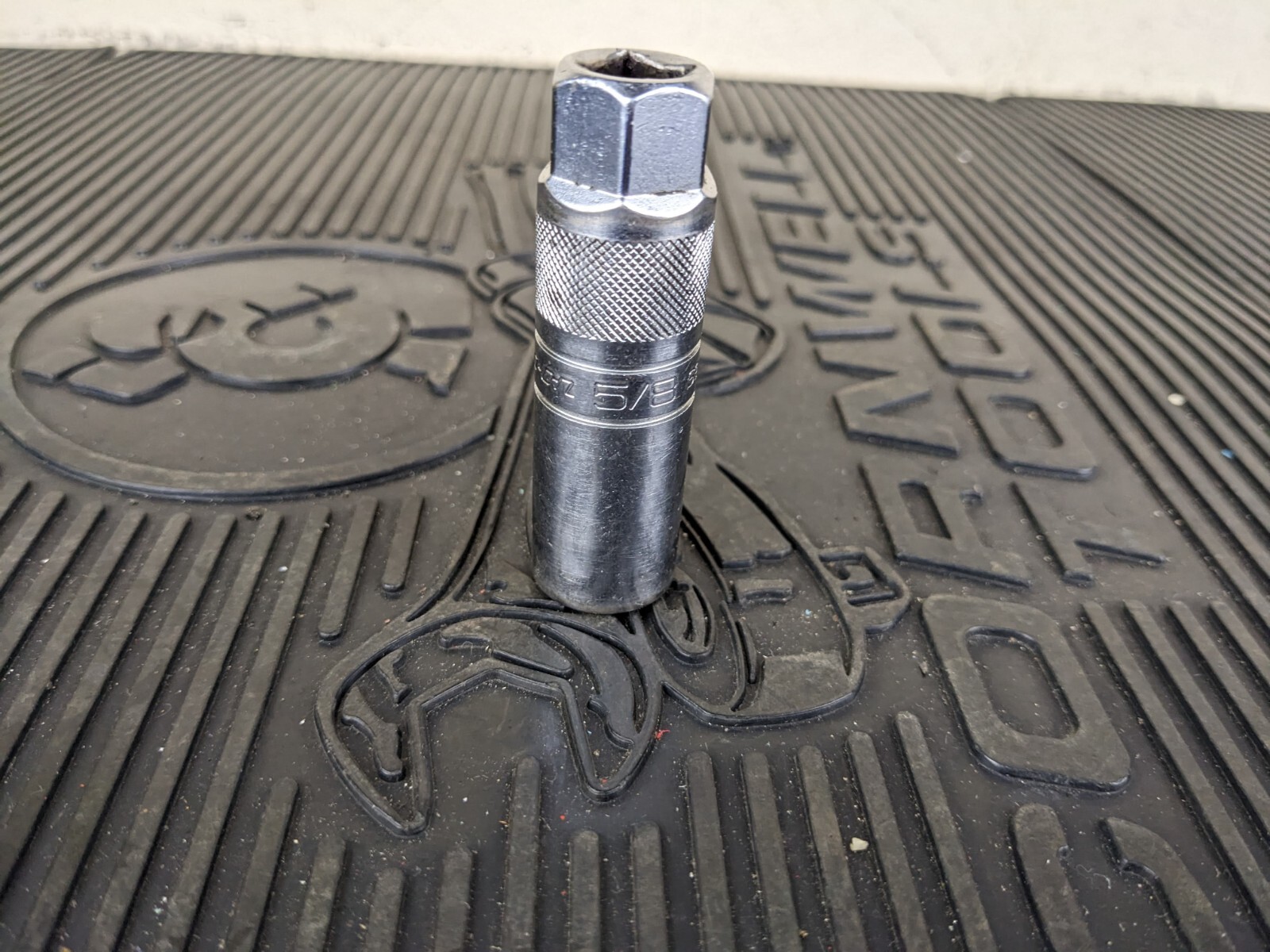 #bg275 Snap On Tools 3/8″ Drive 5/8″ Retention Spark Plug Socket S9706KR