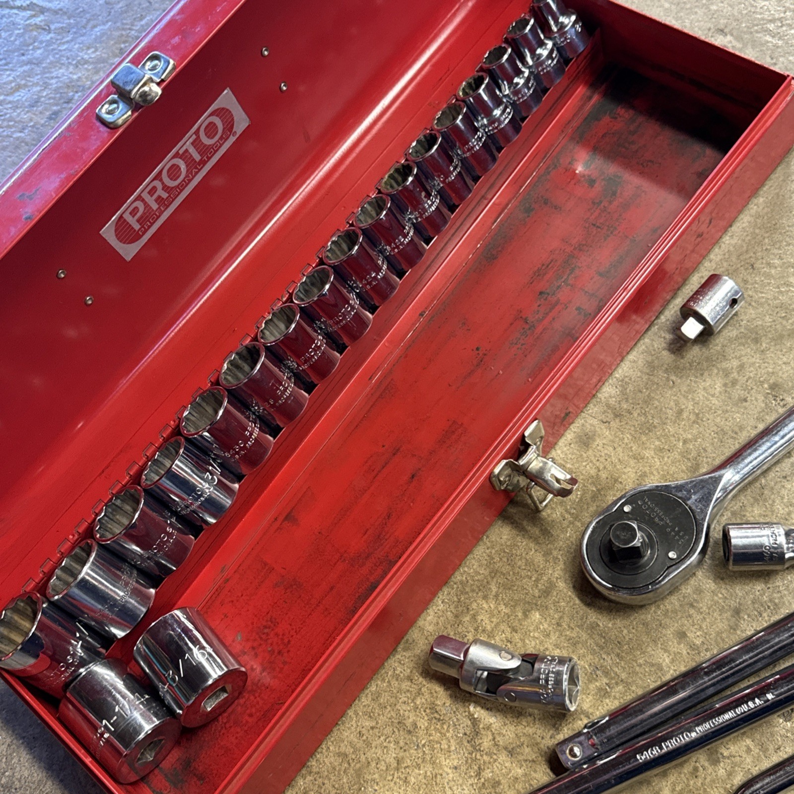 26 pc. PROTO TOOLS 1/2” DRIVE PROFESSIONAL SAE SOCKET SET 12-POINT +METAL CASE