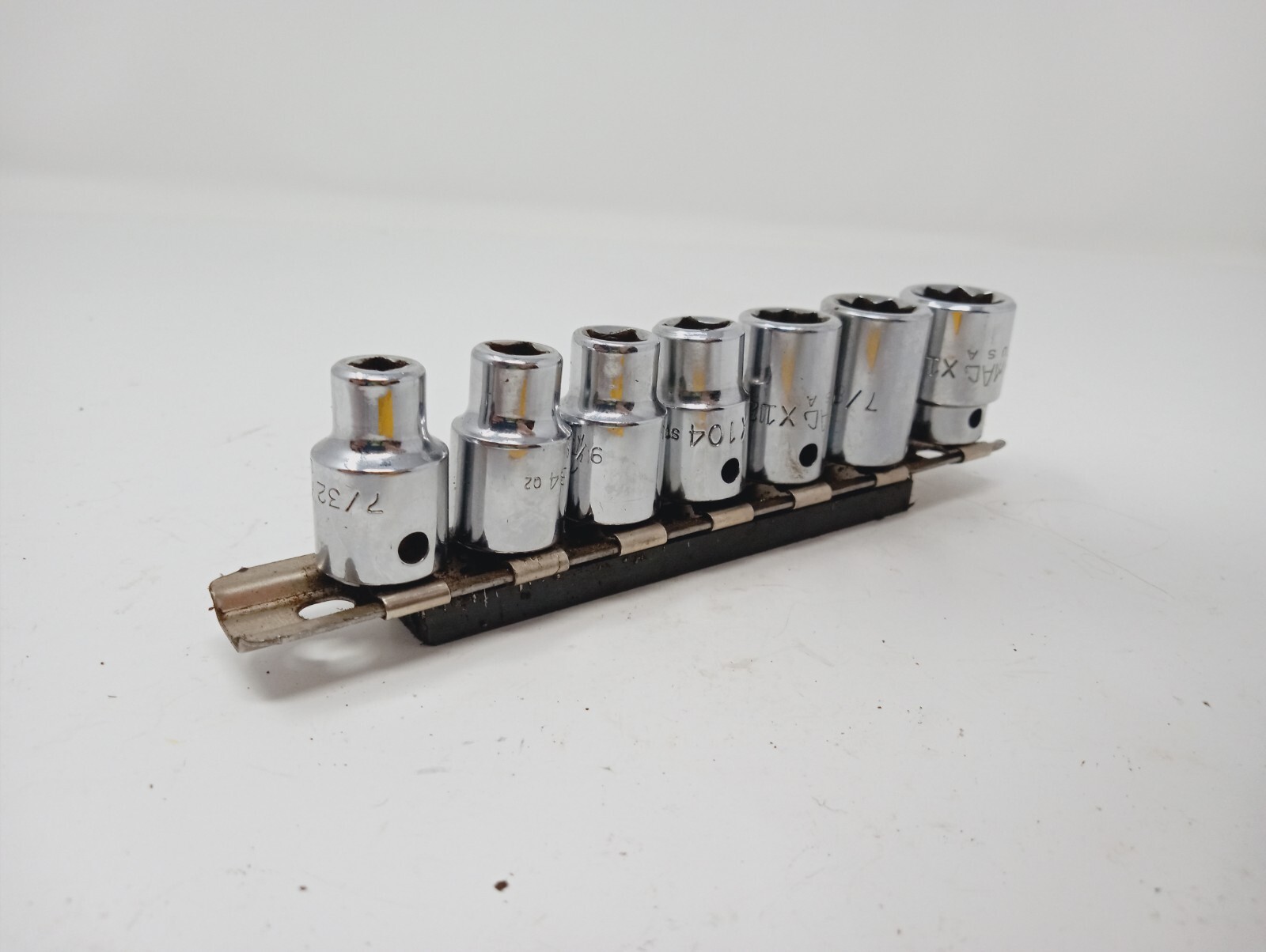 Mac Tools 7 Piece Set X168 to X74 3/8″ Drive 8 Pt Shallow Chrome Sockets W/Tray