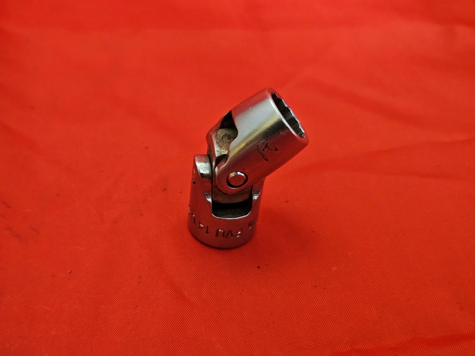 Snap-on FVU14 3/8″ Drive 7/16″ 12 Point Shallow Universal Swivel Socket USA D4