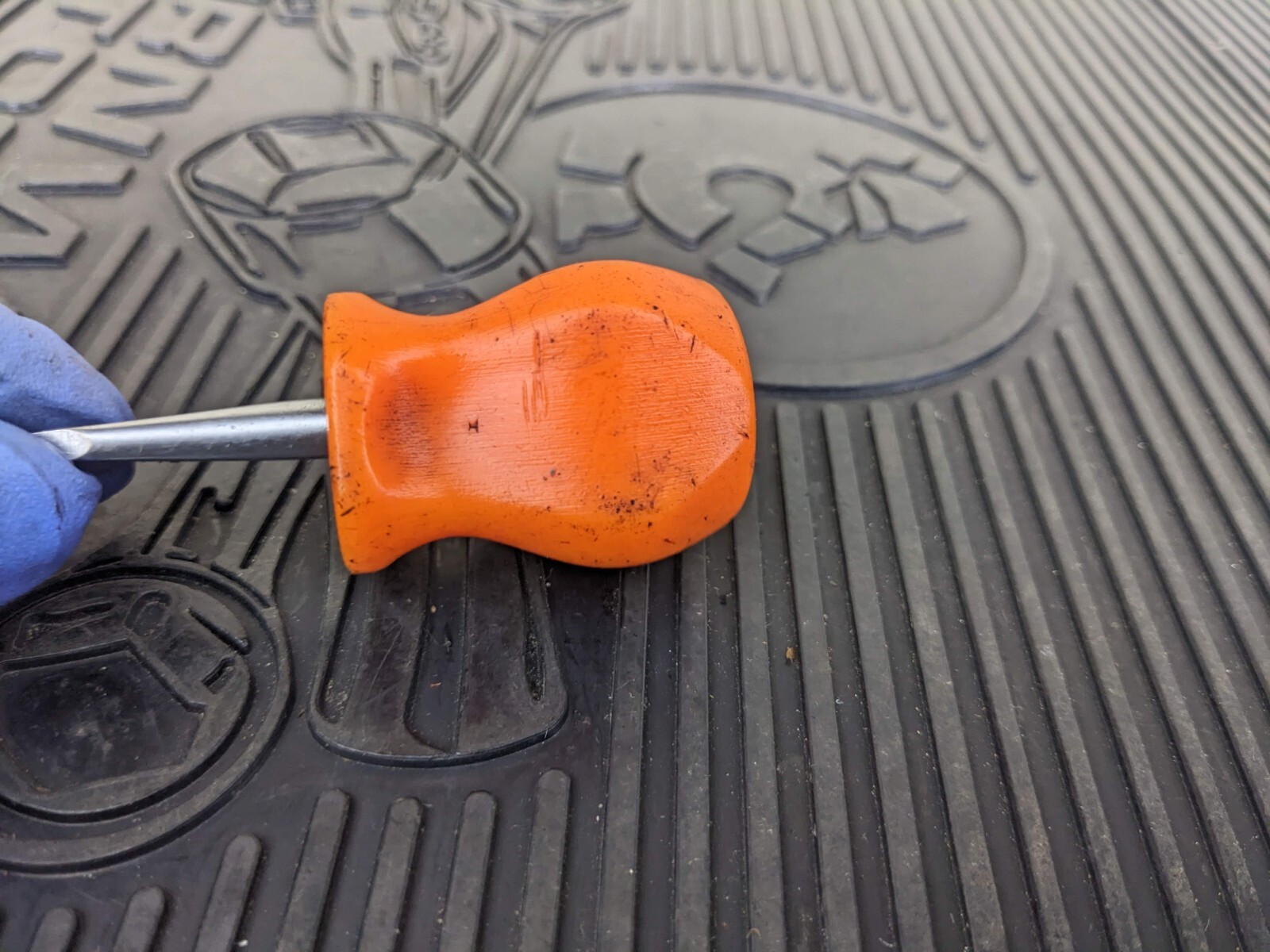 #bd910 Snap On SDD1 Stubby Screwdriver Flat Tip-Orange Hard Handle