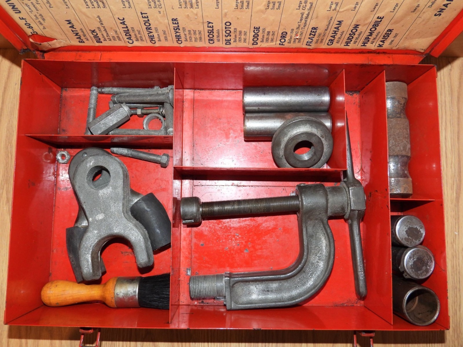 Vintage Snap On Universal Steering Wheel Puller Set With Red Case CG-60-F