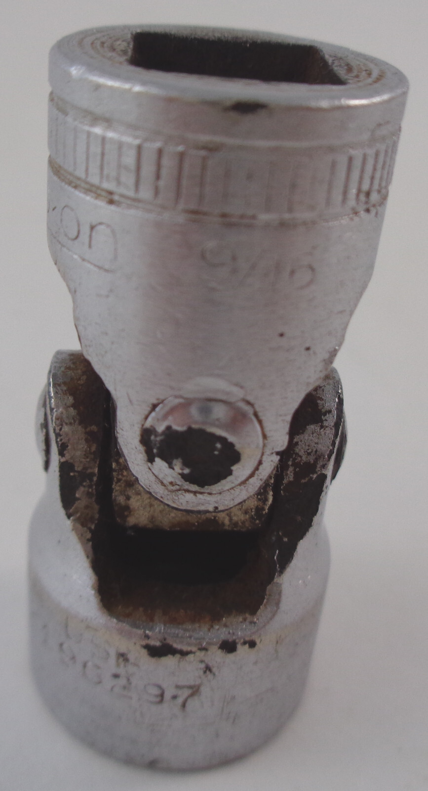 Snap-on USA F18 SAE 3/8″ drive 9/16″ swivel socket: 12 point, underline logo