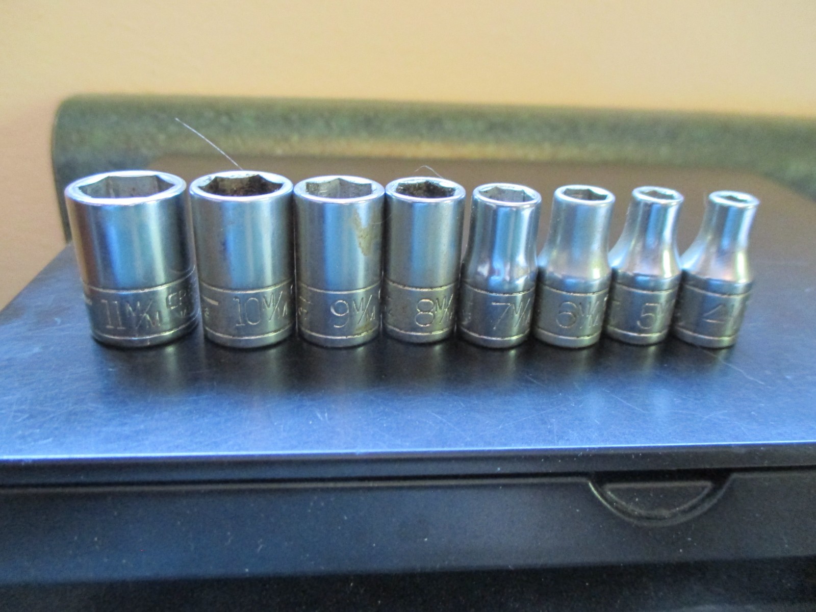 Craftsman 8 pc 1/4” Dr 6 Pt Socket Set Metric 11 10 9 8 7 6 5 4 -V- Series