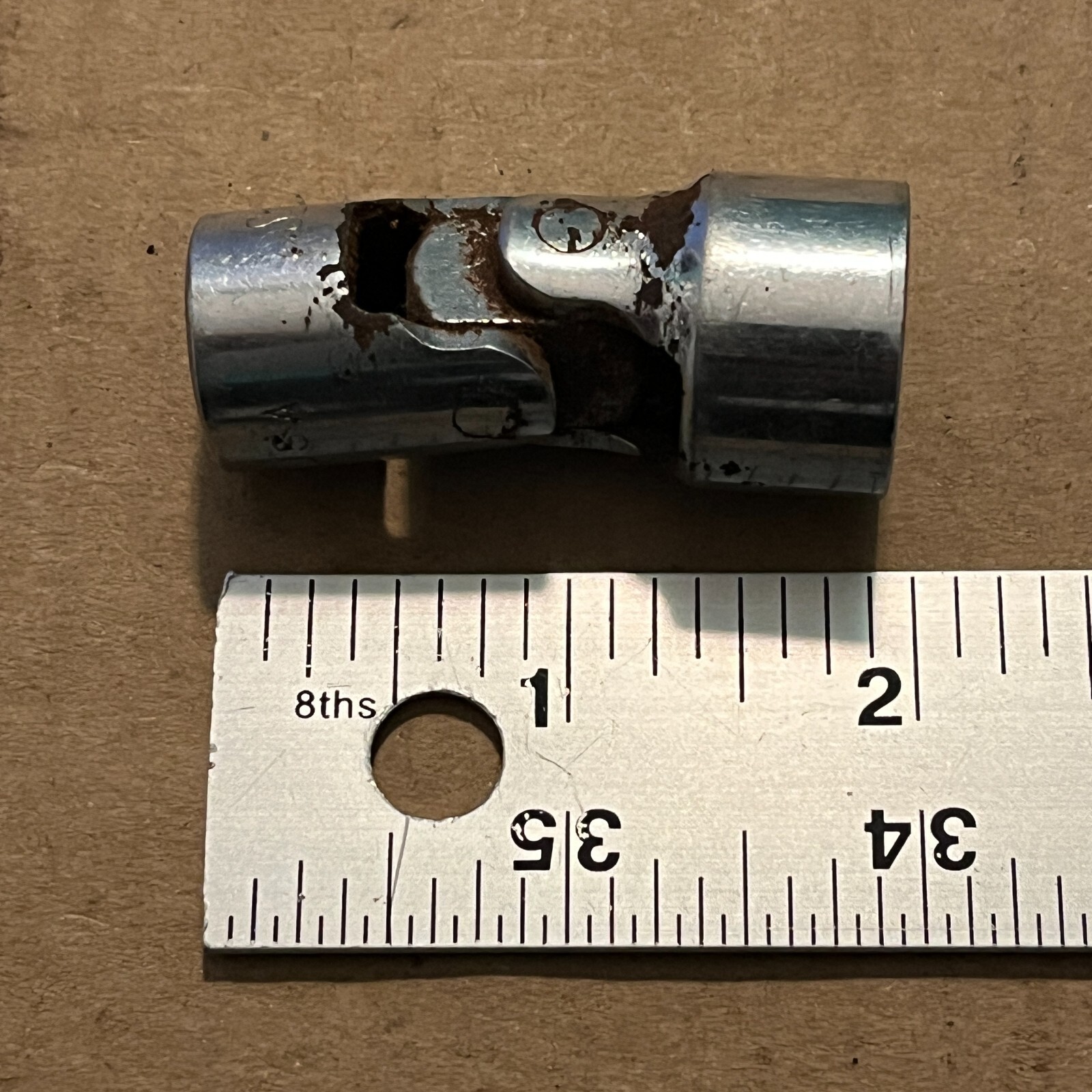 Snap On 3/8″ Drive 11/16″ 12PT Chrome Swivel Socket FVU22 – seized