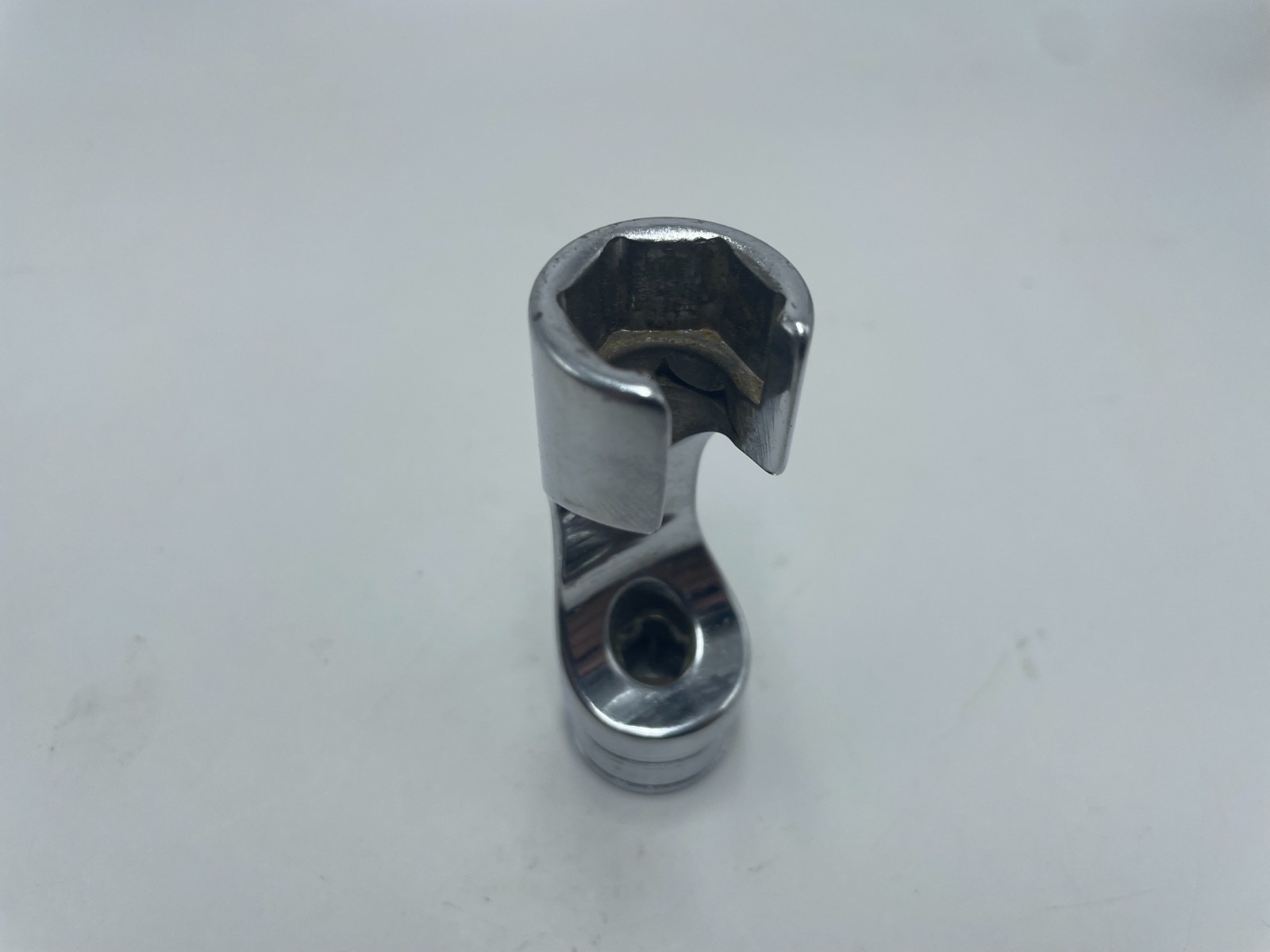 Snap-on 3/8″ Drive 6-Point SAE 5/8″ Flank Drive Flare Nut Socket FRX201