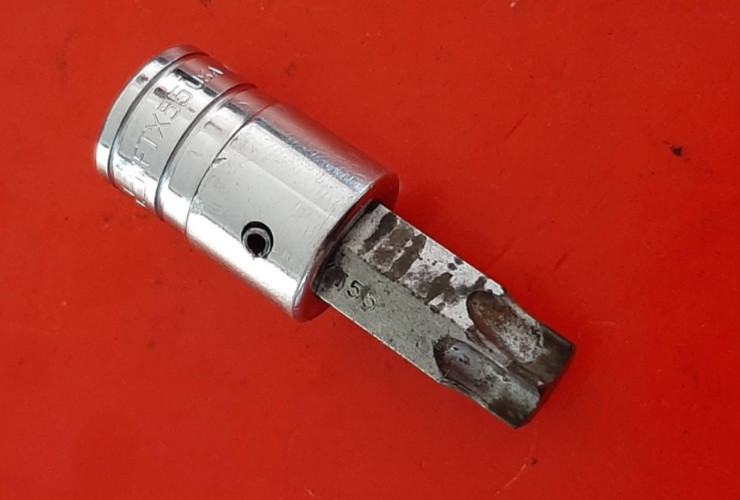 Snap-on Tool USA 3/8″ Drive T55 FTX55 Torx Chrome Bit Socket Driver