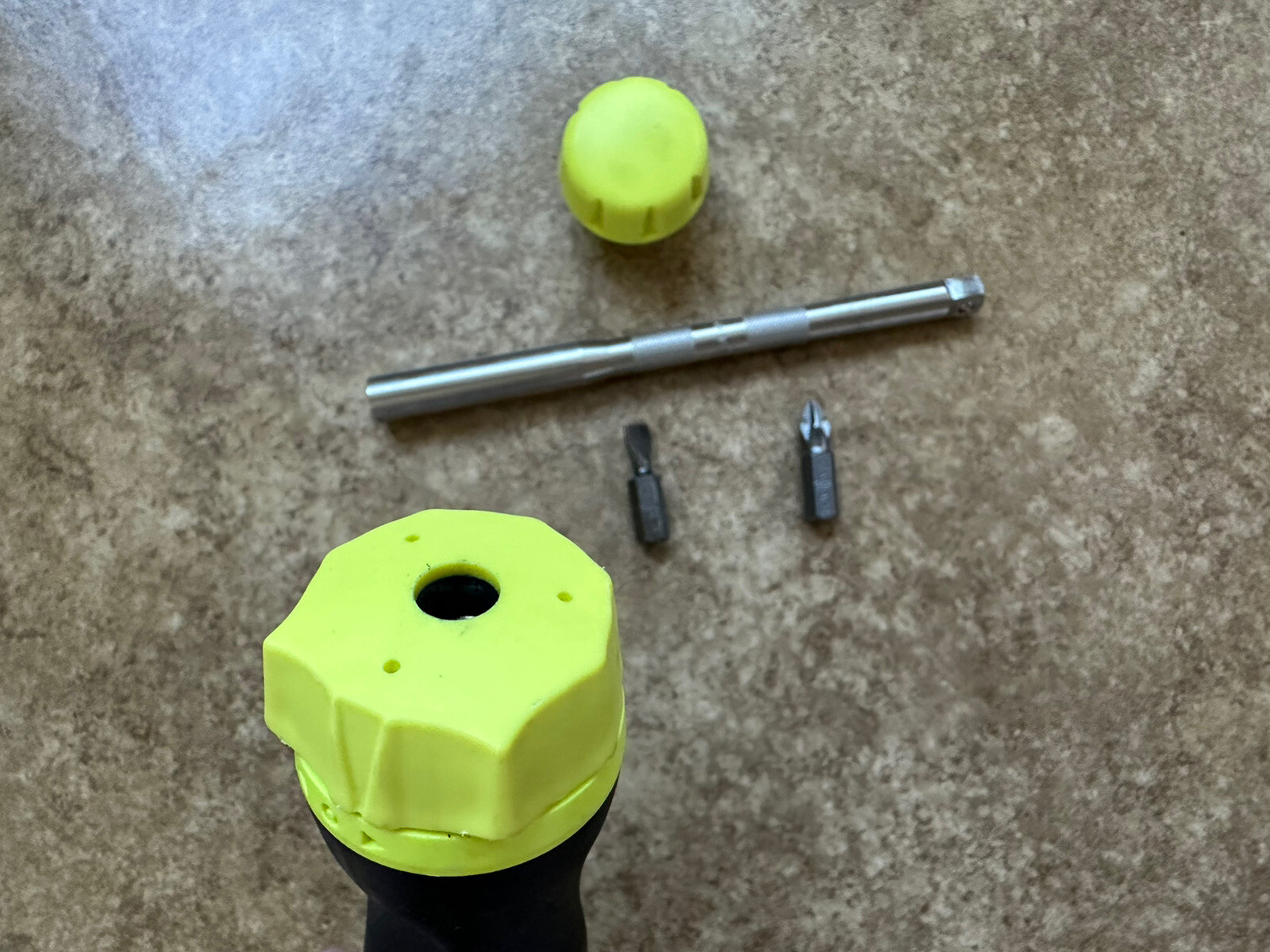 🟡 New Snap-On HI-VIZ Soft Grip Ratcheting Screwdriver w/ Bits SGDMRC44BHV