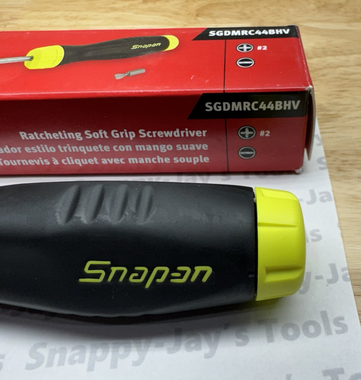 Snap-on Tools NEW HI-VIZ Soft Grip Ratcheting Screwdriver w/ Bits SGDMRC44BHV