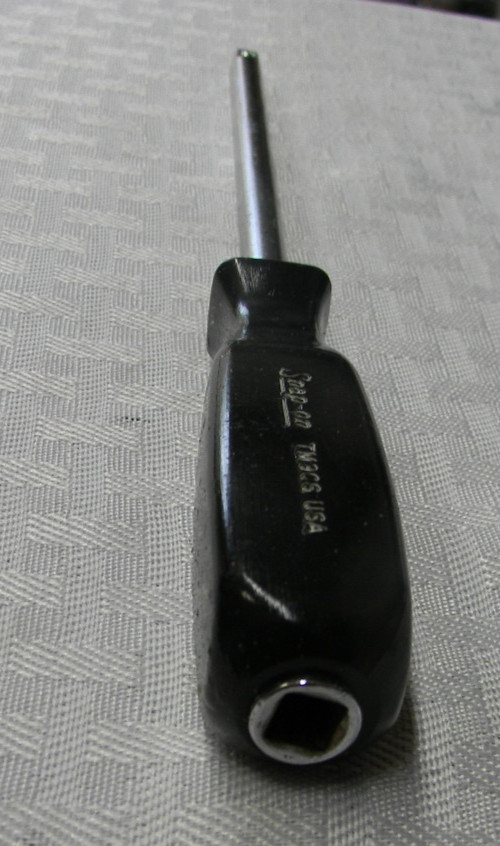 SNAP-ON 1/4″ DRIVE BLACK HARD HANDLE 9″ LONG SHANK DRIVER #TM9CS