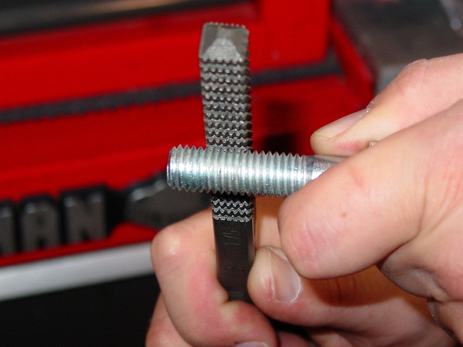 7-Piece Wheel Stud Thread Restorer Kit for Precision Automotive Repairs