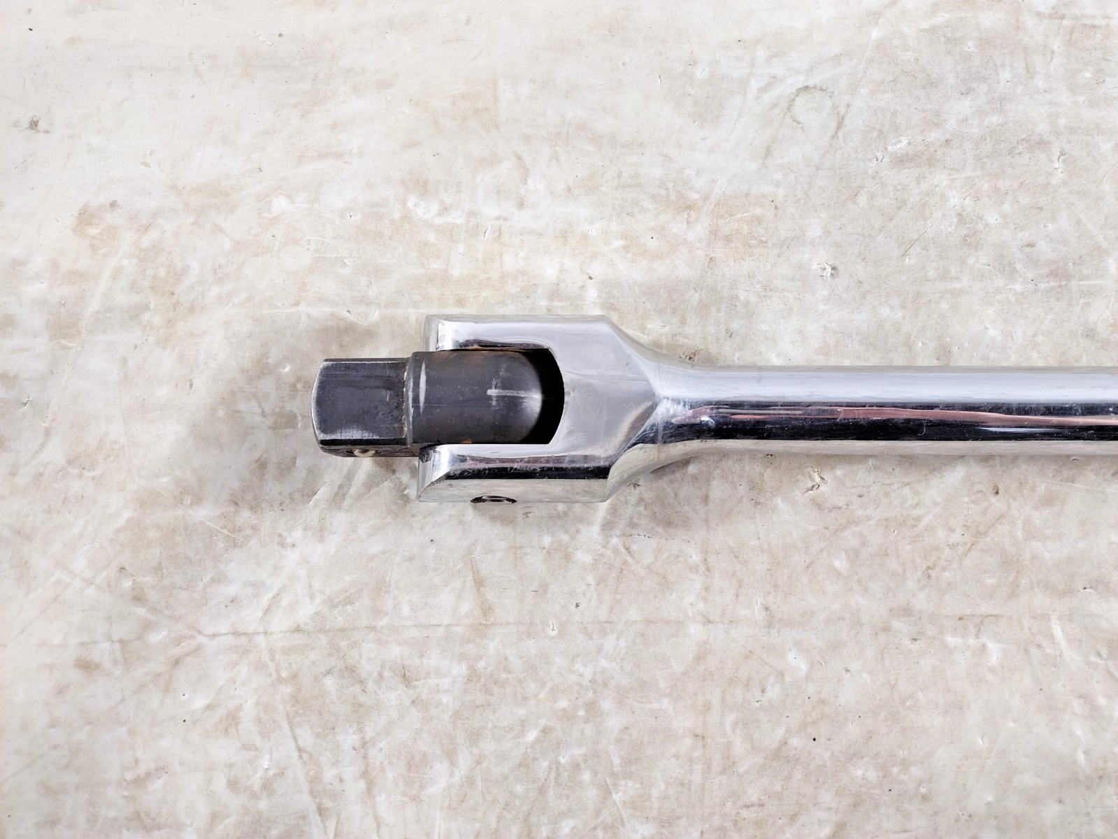 Napa Carlyle 1 in drive – 26in L Flex Handle Breaker Bar