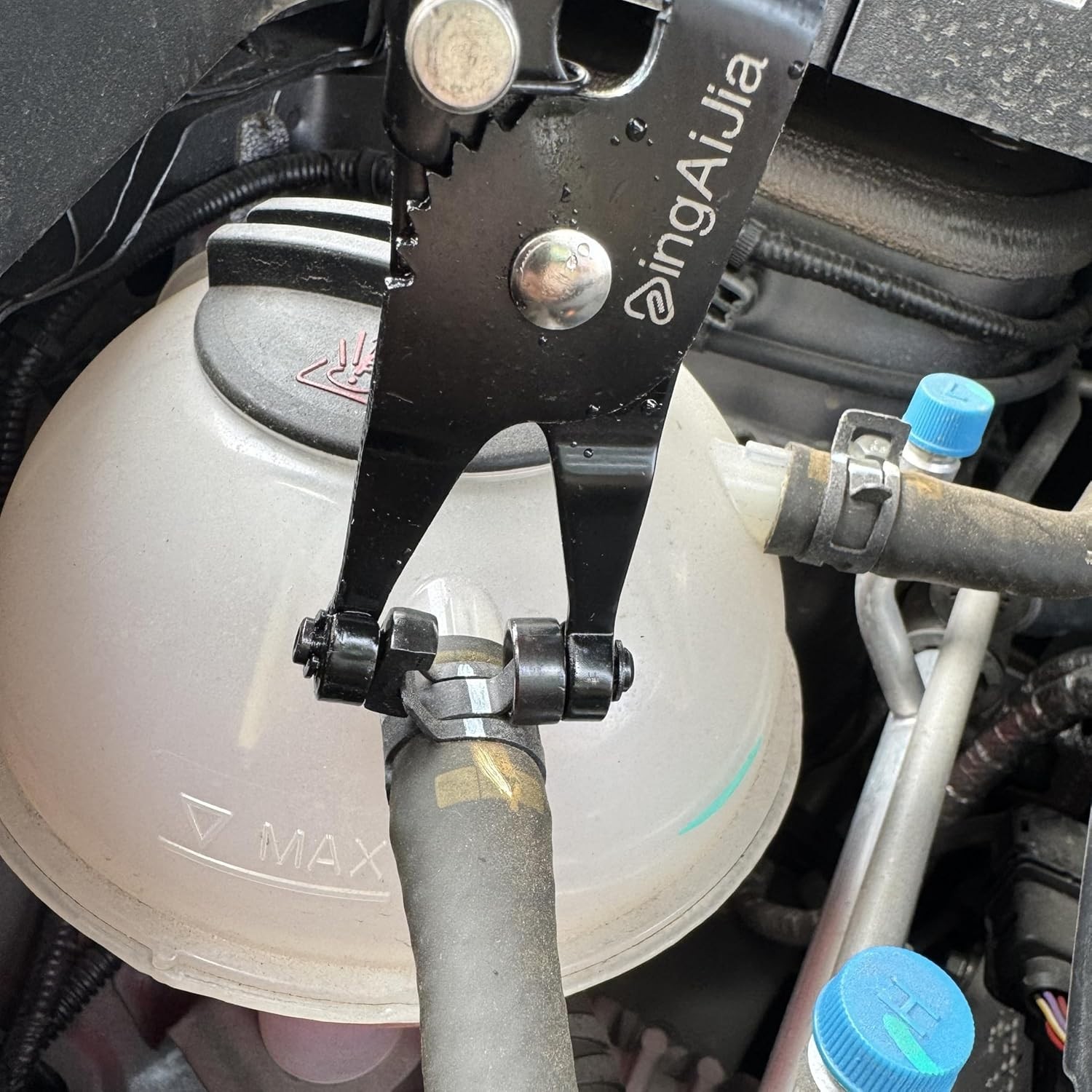 Spring-Loaded Hose Clamp Pliers with Padded Handle for Max Comfort & Control