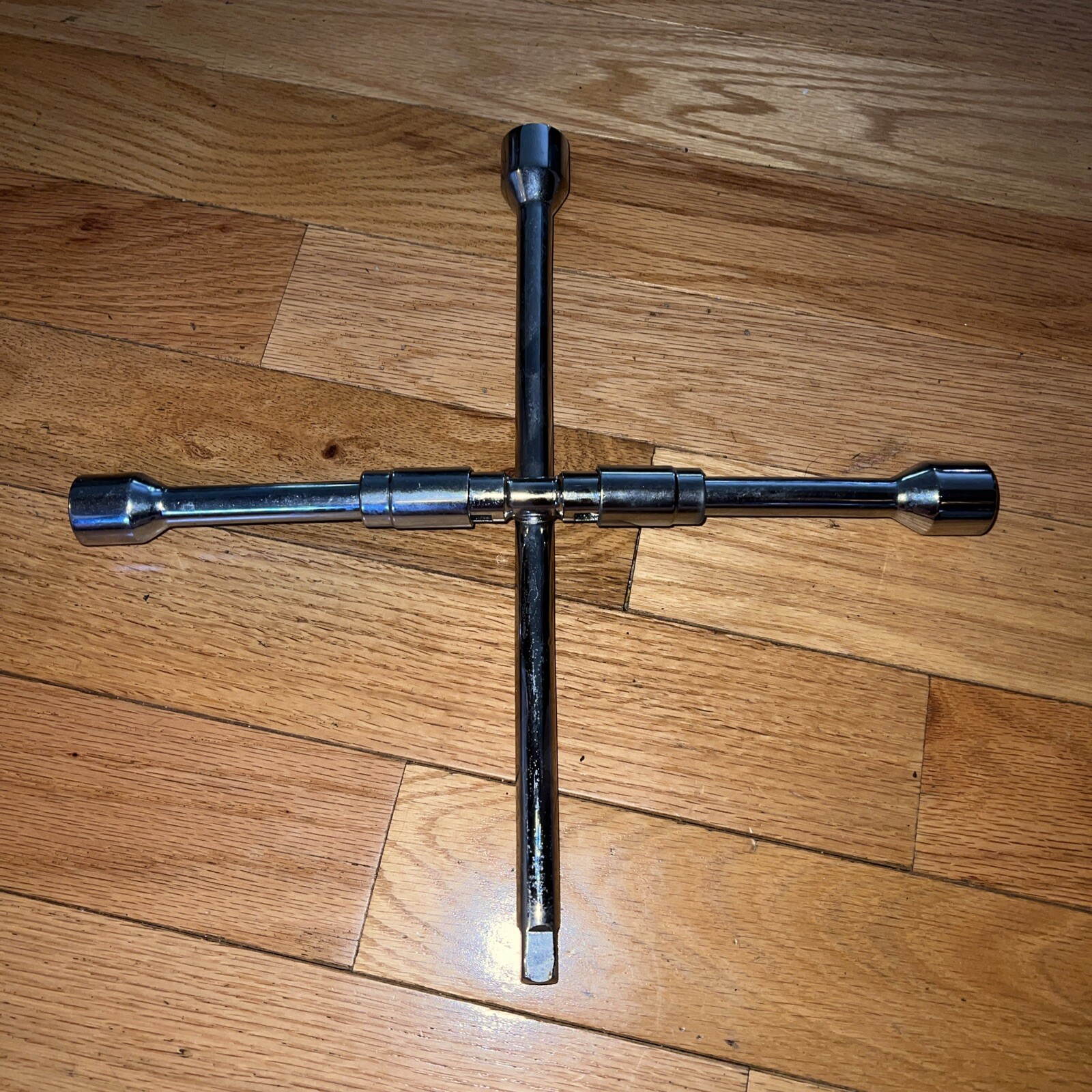 Rondo Trailer Foldable 4 Way Lug Wrench New