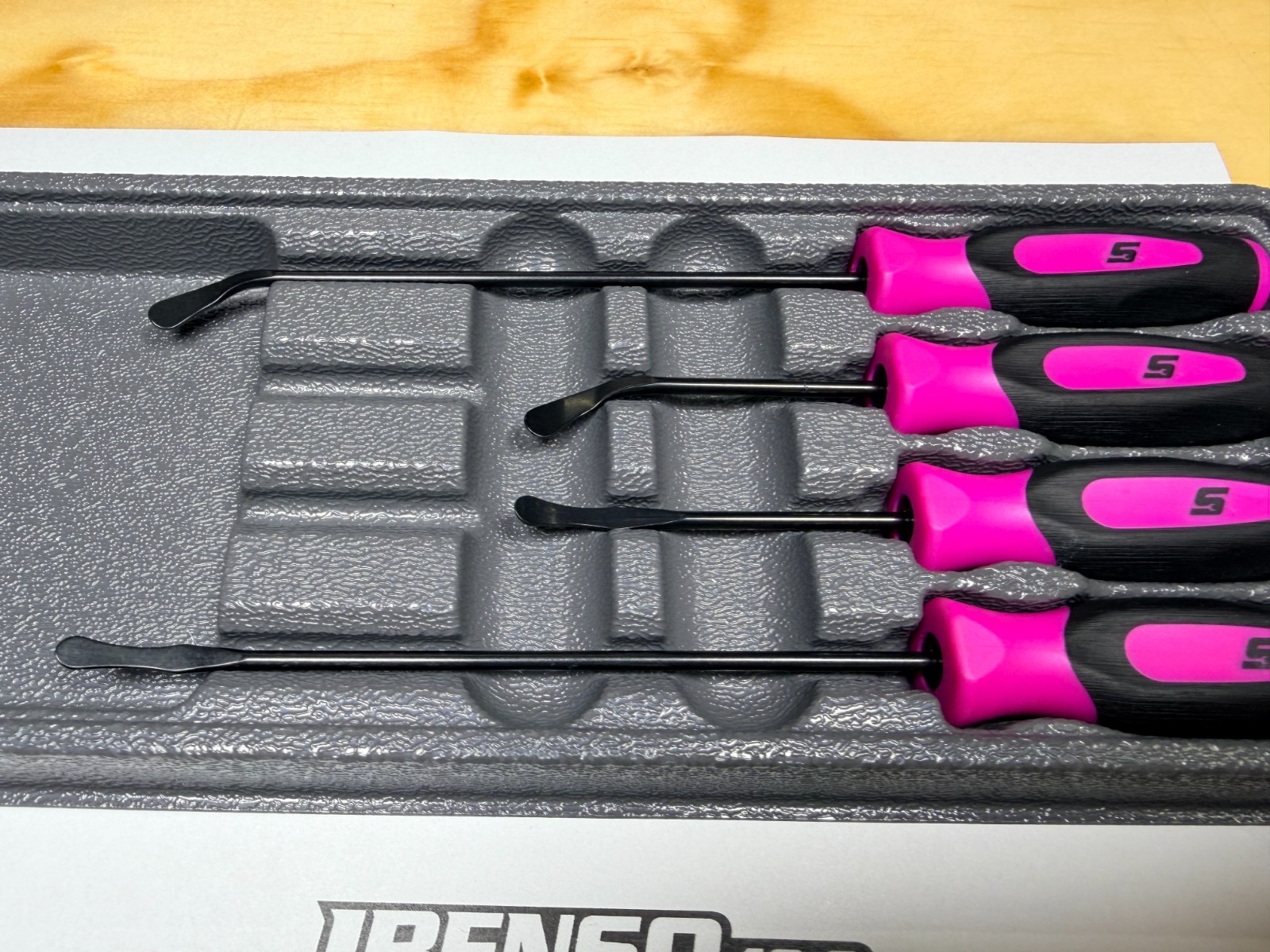 Snap-on Tools NEW ELECTRIC PINK 4pc Soft Grip Seal Removal Tool Set SGSR104AEP