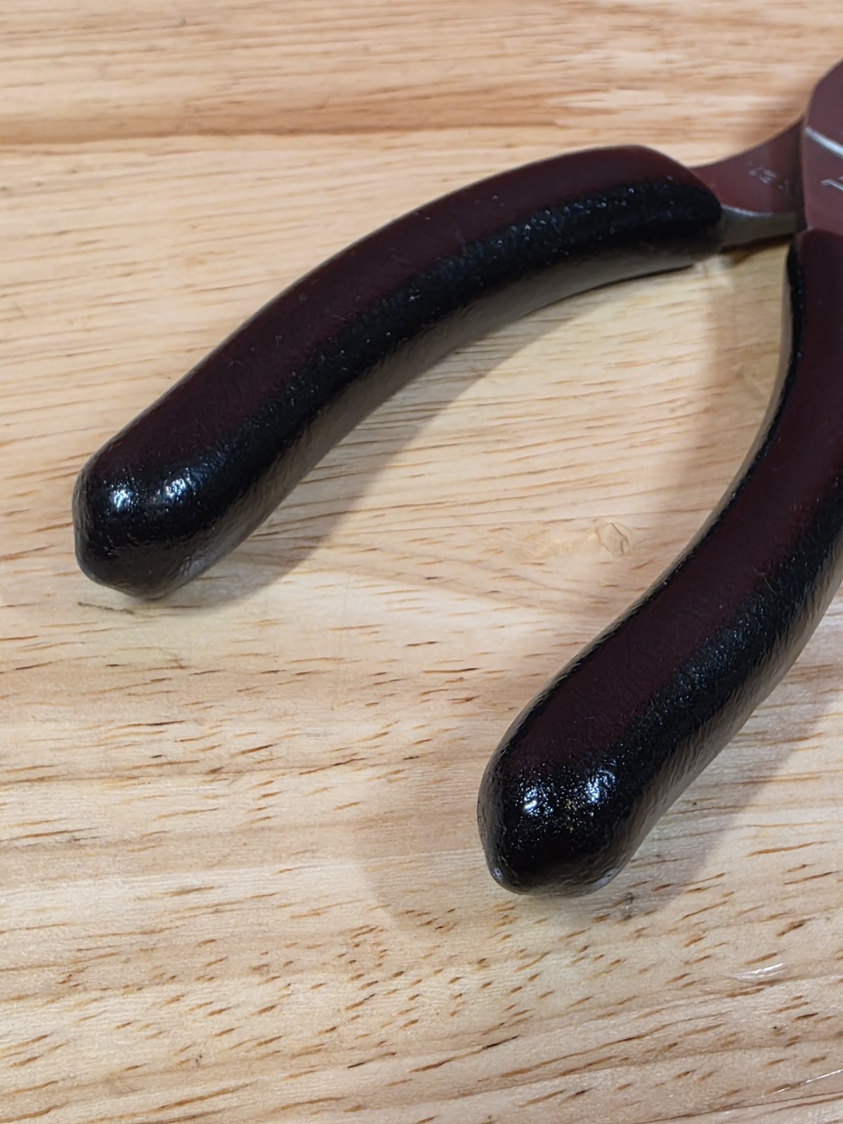 Snap-on Tools 95ACF Black 6″ Soft Grip Needle Nose Pliers USA