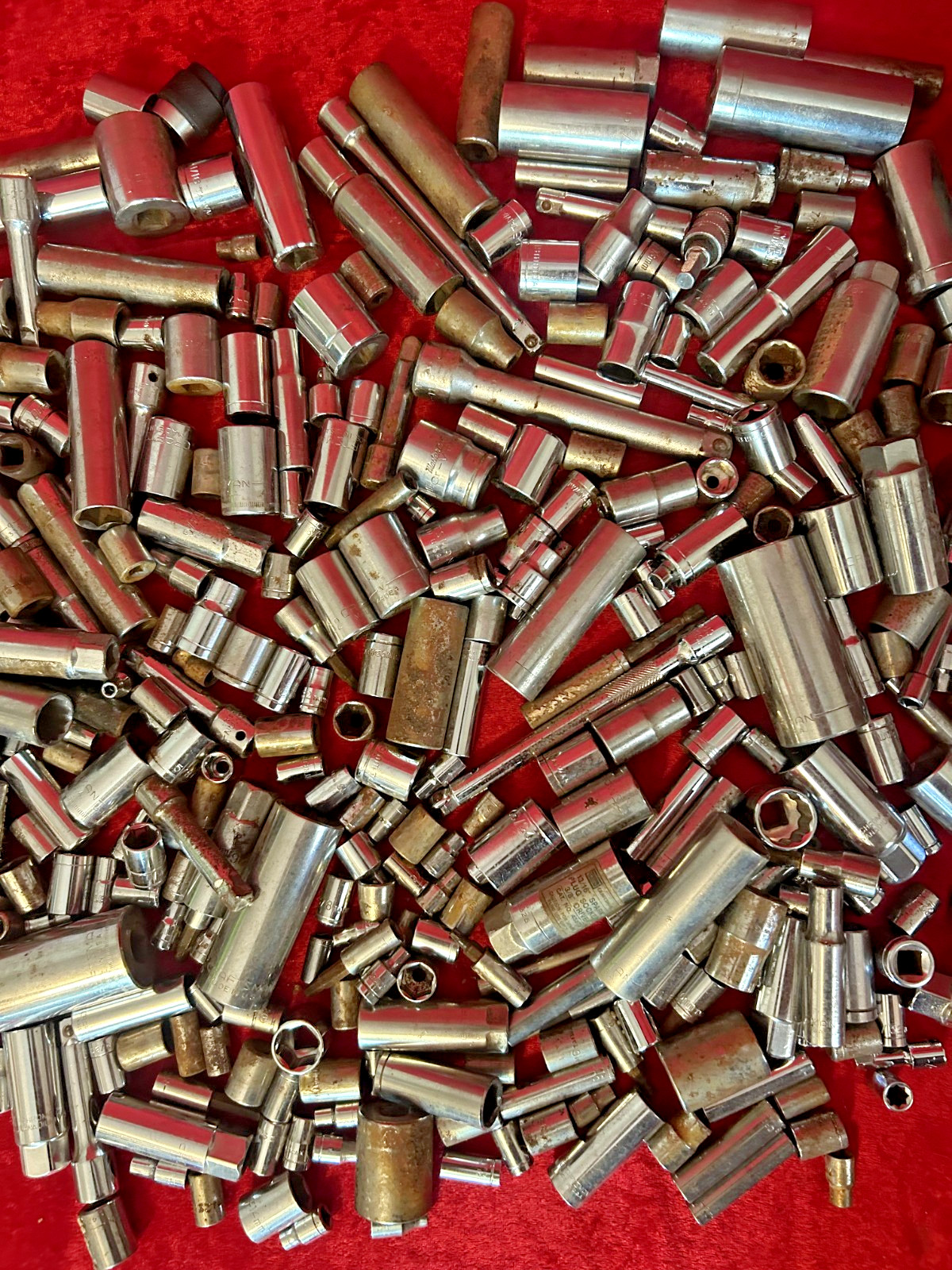 Lot of 375 Assorted Sockets 40lbs Metric/SAE Various Brands