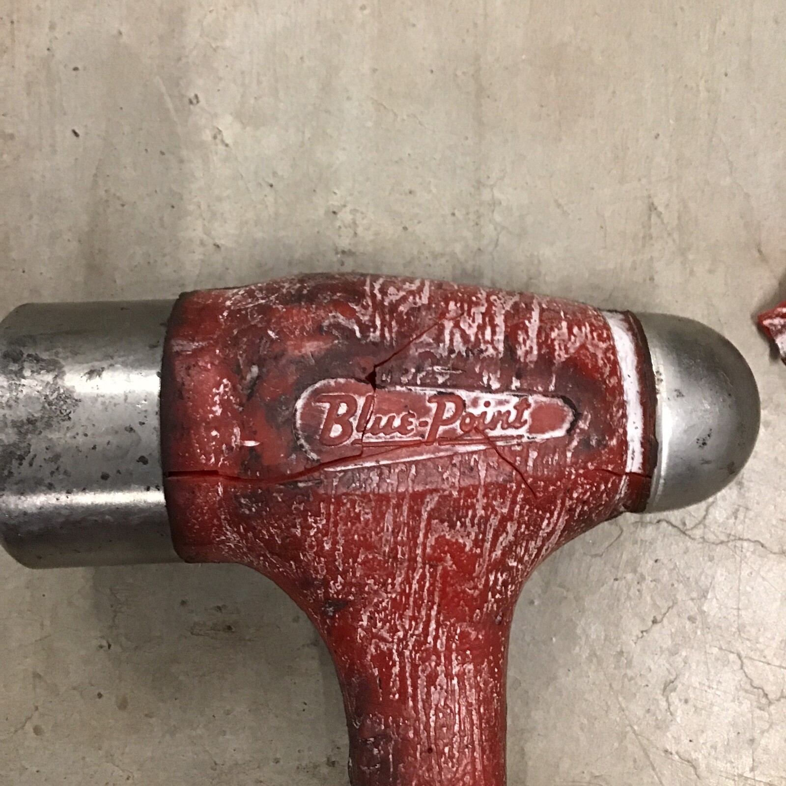 40 oz Ball Peen Dead Blow Hammer (Red) Blue Point BPD40A