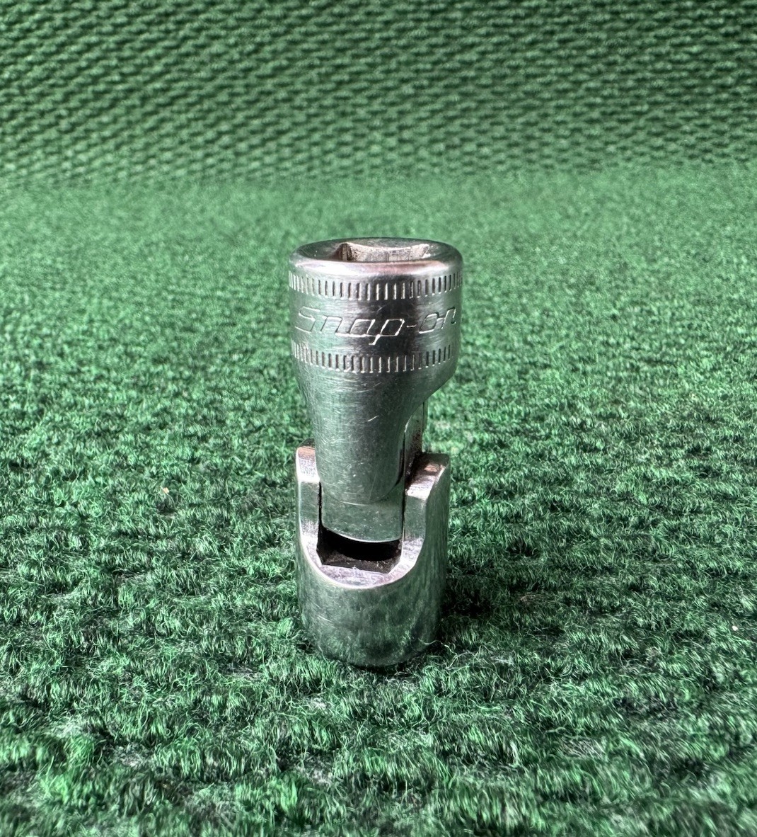 Snap On Tools FUM12 3/8″ Drive 12MM 12 Point Universal Swivel Socket