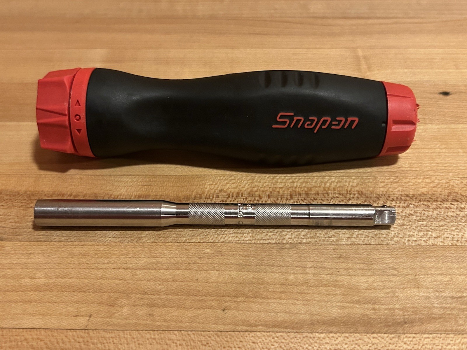 Snap-on Tools | SGDMRC44B Red Soft Grip Ratcheting Magnetic Screwdriver + Bits