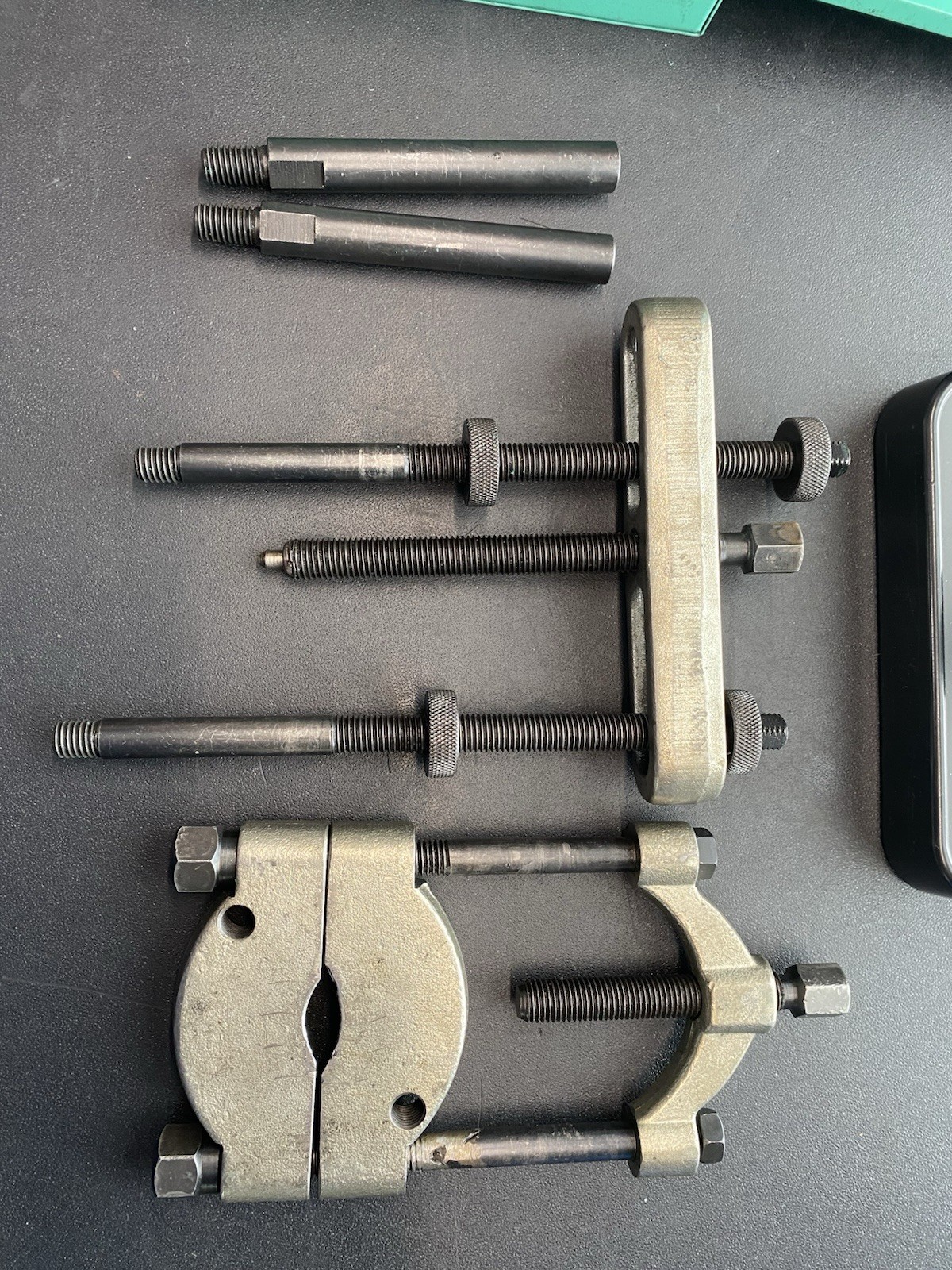KUKKO Bearing Separator & Extractor Set, 884500 C, in orig. Metal case, Germany
