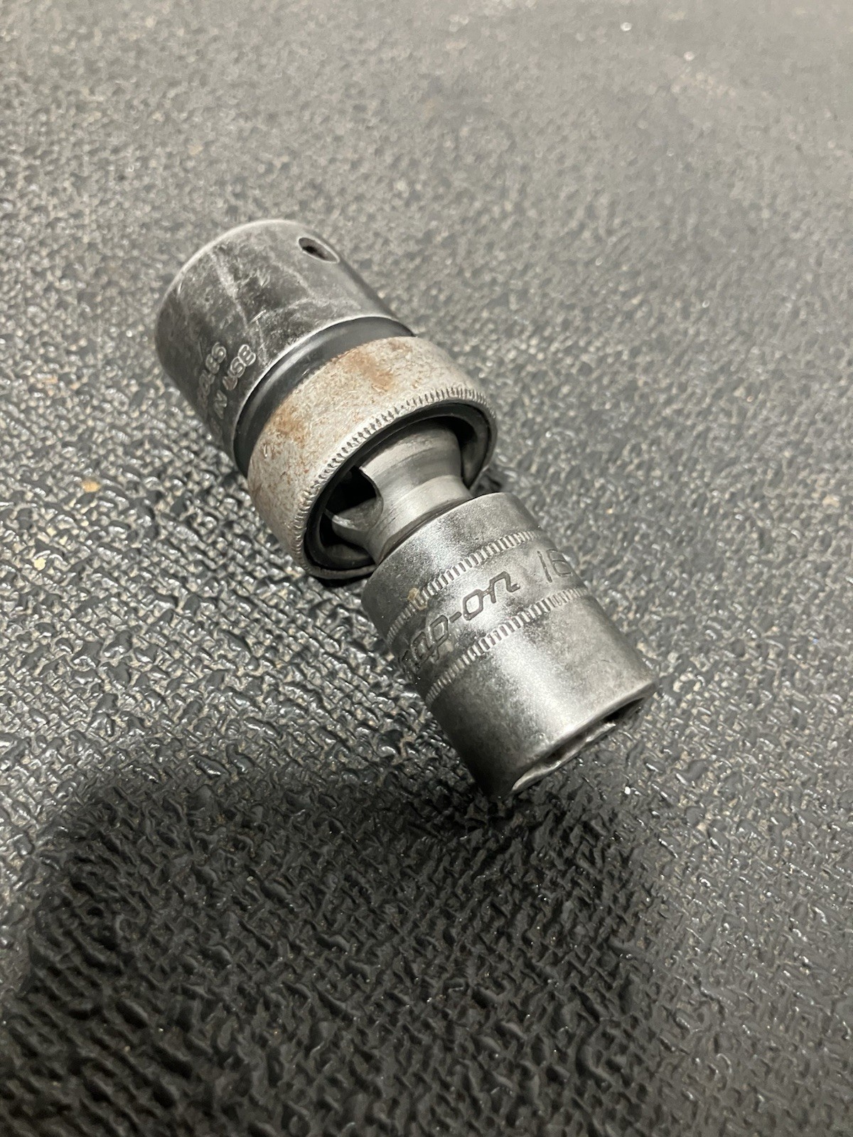SNAP ON 1/2 – IPLM16 – 16MM SWIVEL/WOBBLE IMPACT SOCKET SIX POINT