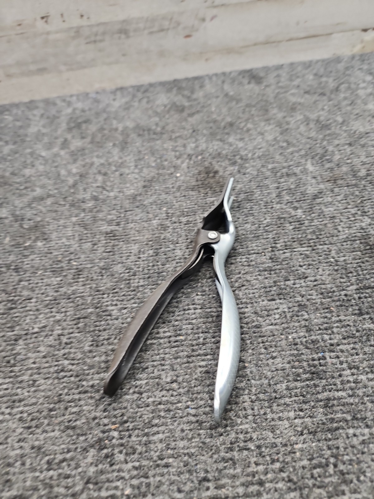 Lisle 47900 Hose Remover Pliers