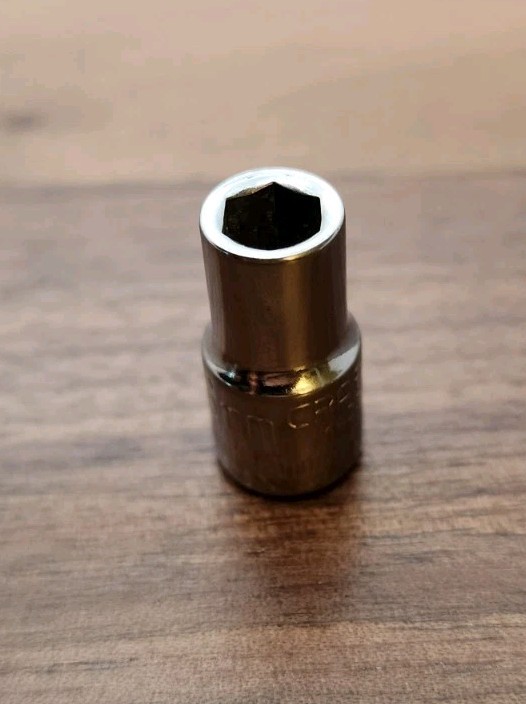Craftsman USA 6mm Socket 6 Point 1/4″ G 43502 (Bottom Knurl)