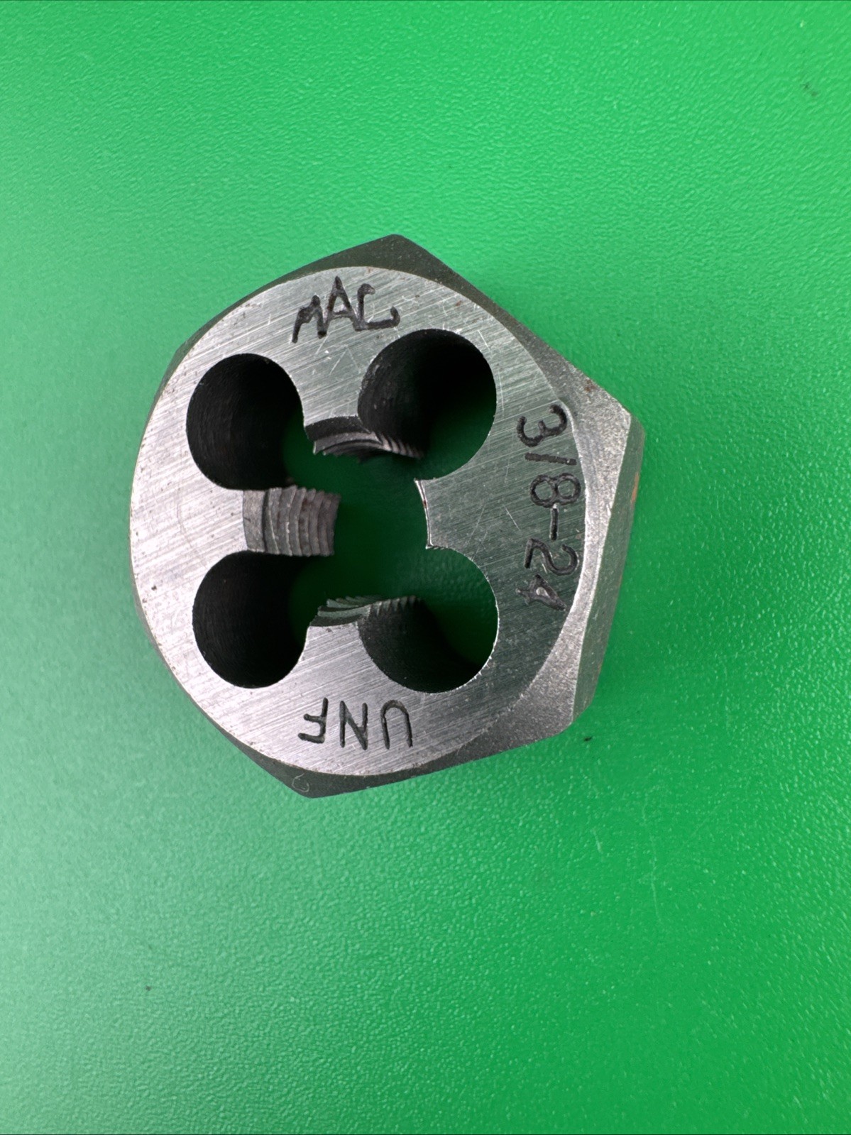 Mac Tools 6536DIA SAE Hexagonal Die 3/8″-24 NF – 1″ Shank