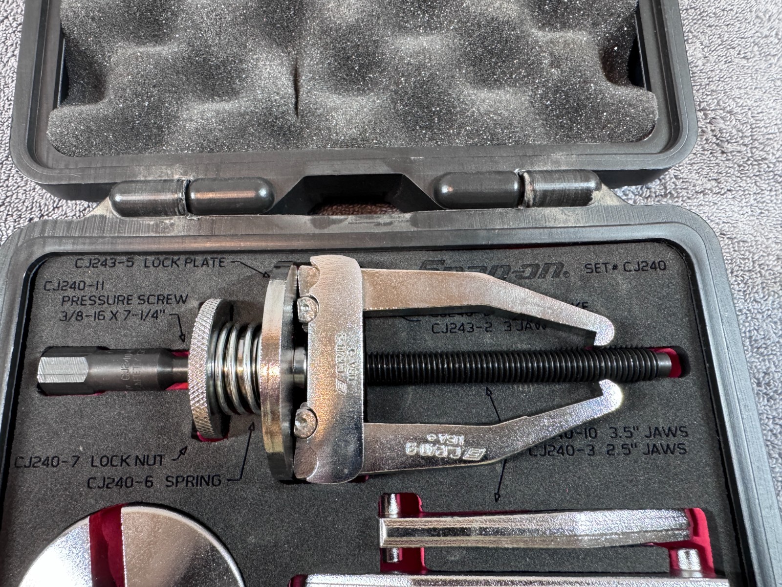 Excellent – Snap-On Tools USA Light Duty General Purpose Puller Set CJ240