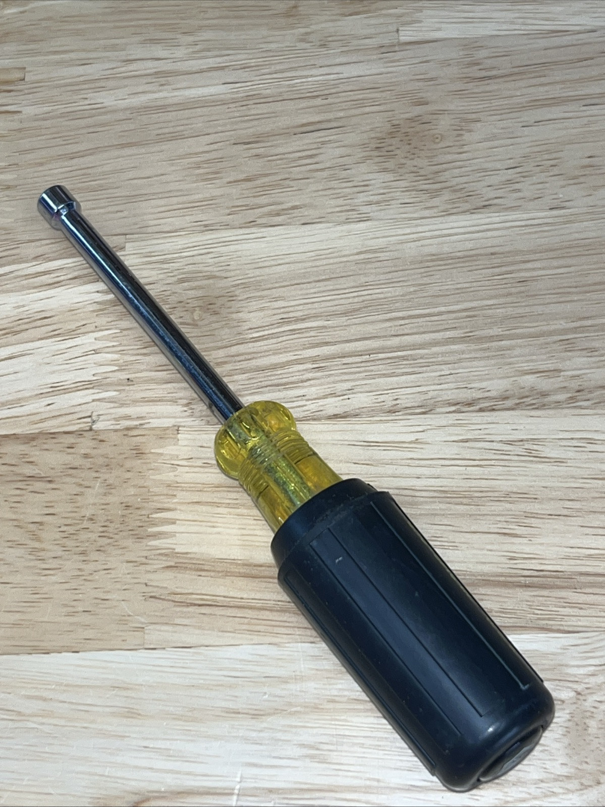 Klein 630- 3/16″ Nut Driver Clean USA Cushion Grip Black On Yellow Handle