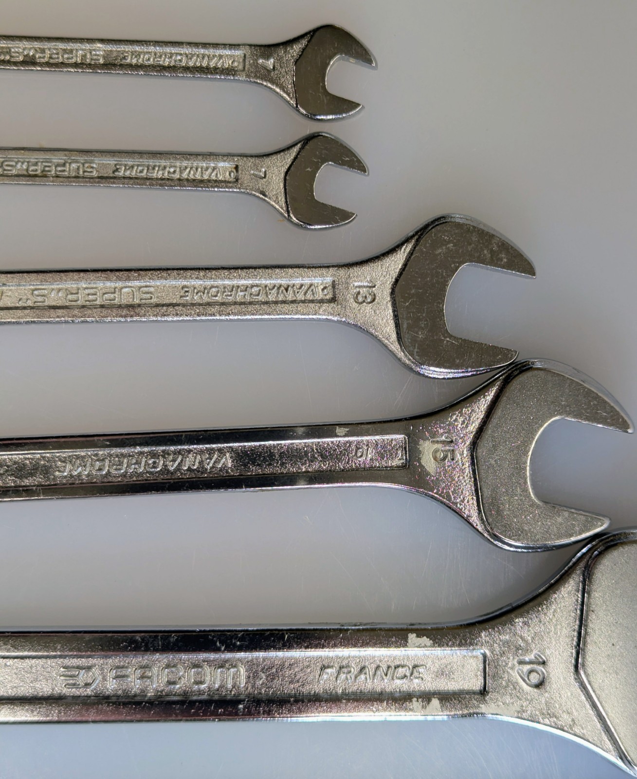 Five Facom France Open-end Metric Wrenches sizes: 19/22, 15/14, 13/10, 7/6, 7/5