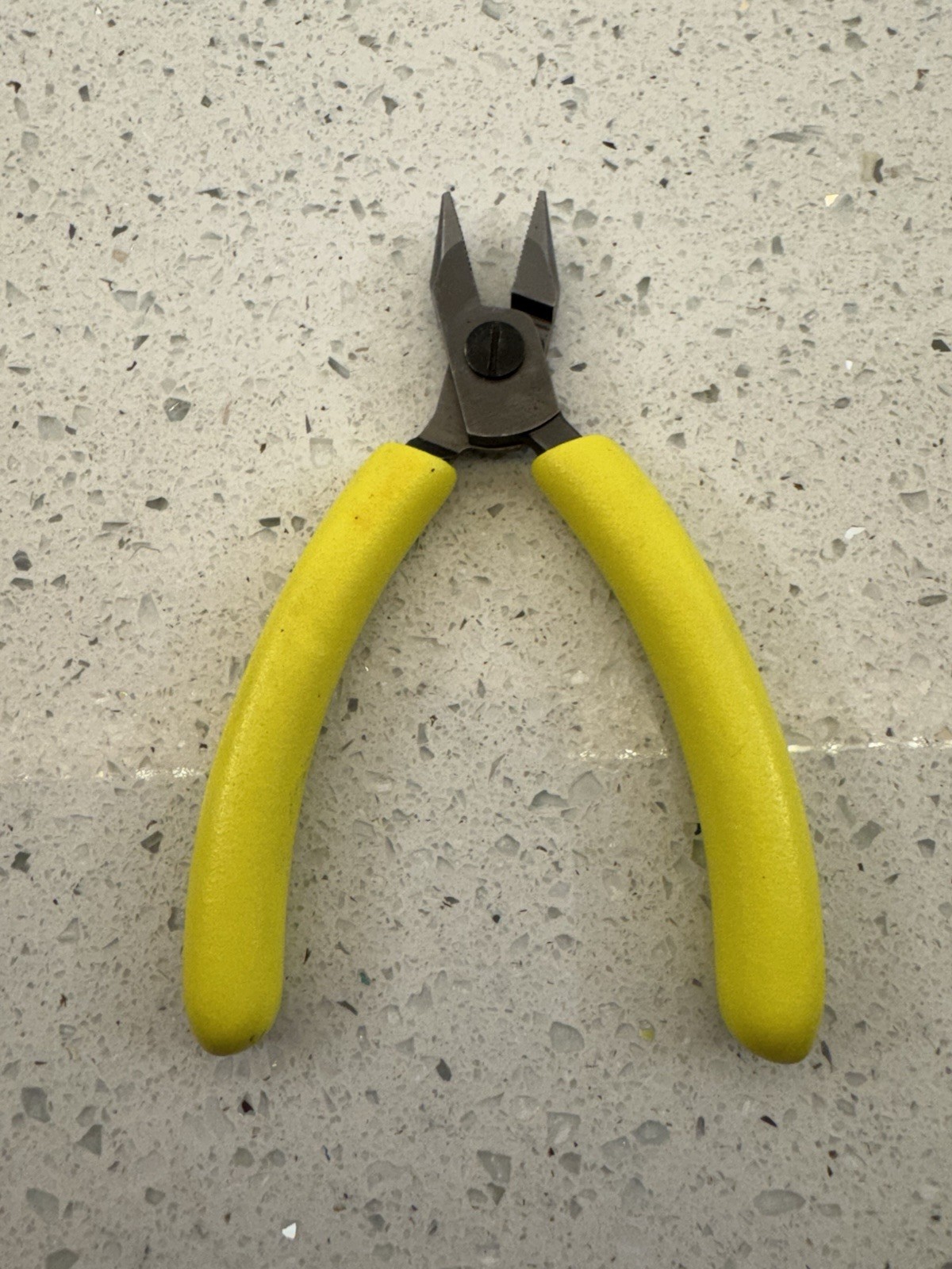 Snap-on Tools SPAIN HIVIZ 4-1/2″ Soft Snipe Nose Precision Pliers P91045AHV