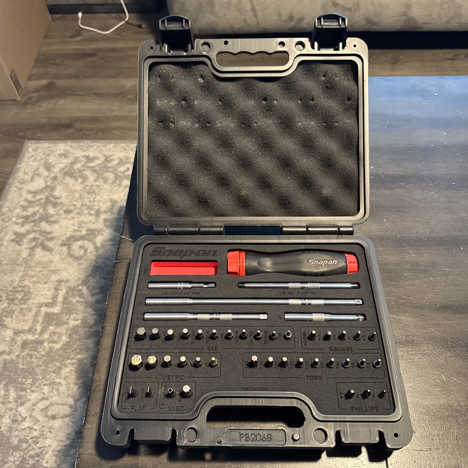 New Snap-on SGDMRC44FR RED Foam 44 Piece Ratcheting Screwdriver Master Set