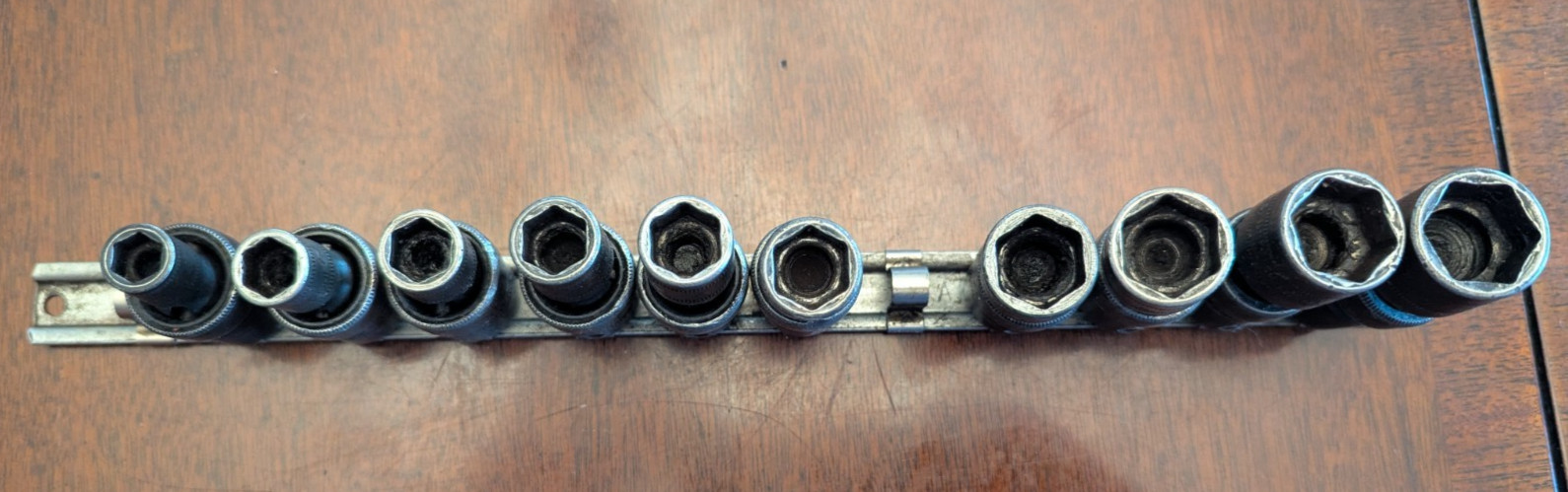 Snap-on 3/8″ Drive 6 Point Metric Swivel Impact Socket Set (9mm-19mm) Missing 15