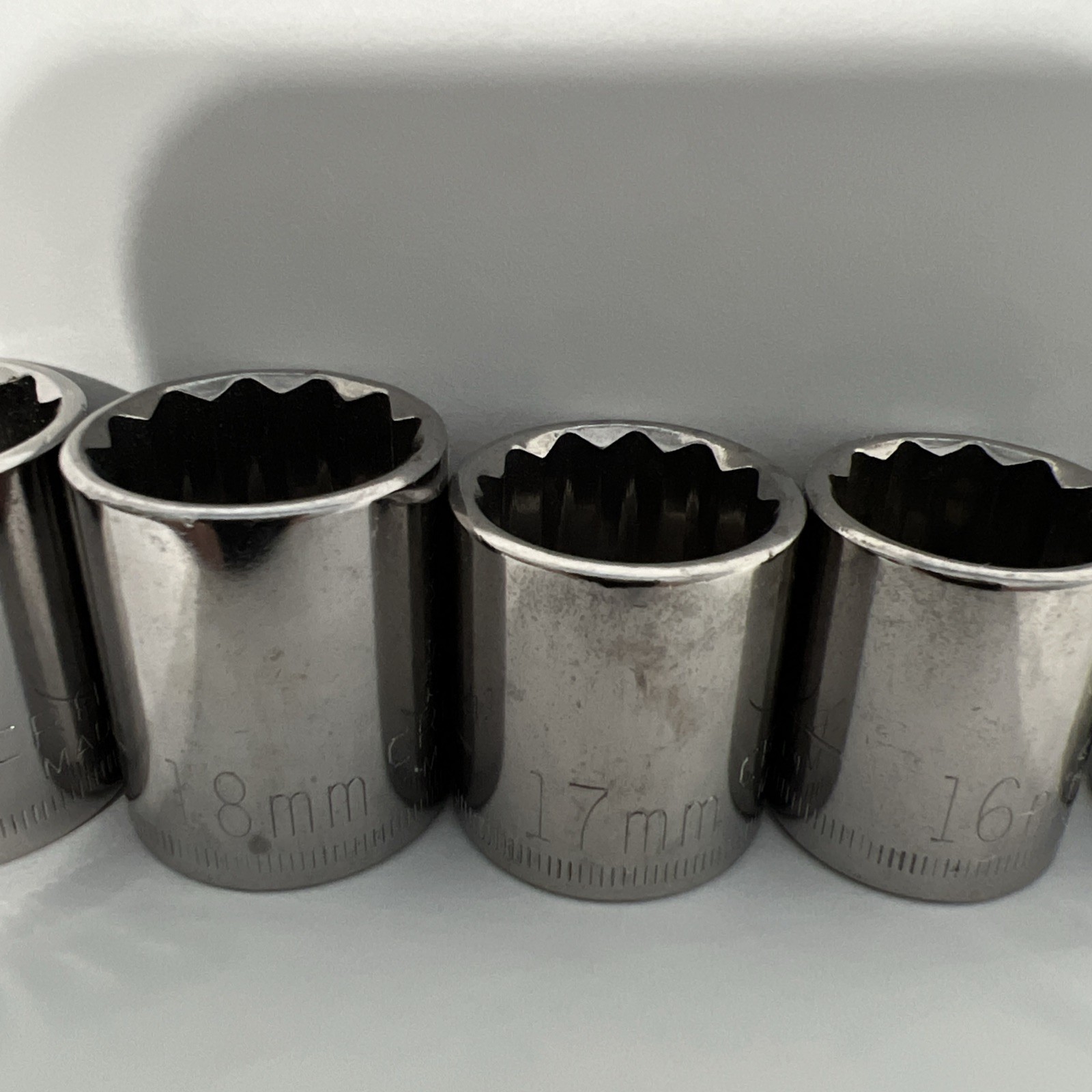 Craftsman 15pc Metric Shallow Socket Set 3/8” Drive, 12 Pt, 6-19mm & 21mm Vtg