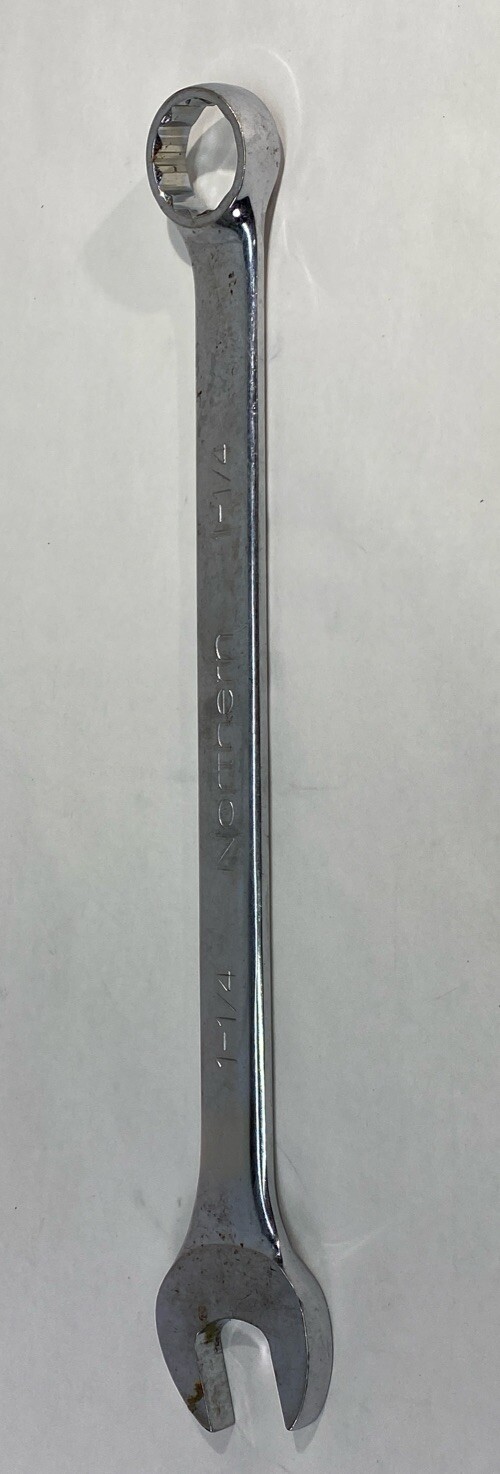 Northern Tools Large CR-V Chrome 1-1/4 SAE 12 Point Combination Wrench
